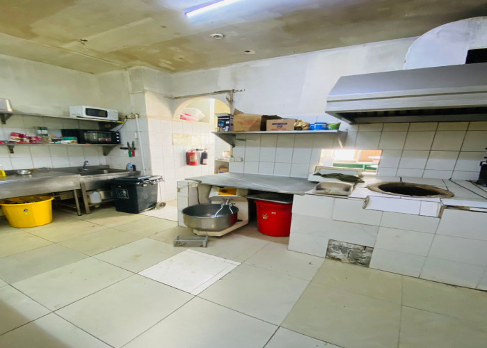 Restaurant with equipment for sale in sharjah.