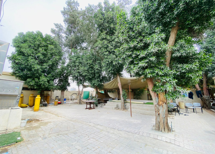 Restaurant with equipment for sale in sharjah.