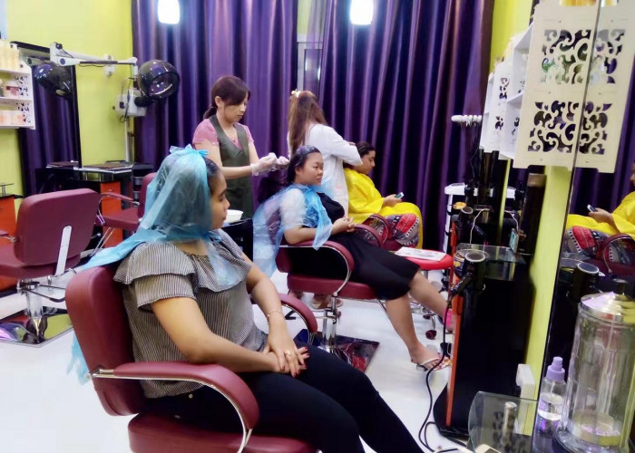 Ladies Beauty saloon for Sale