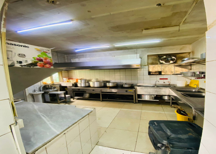 Restaurant with equipment for sale in sharjah.